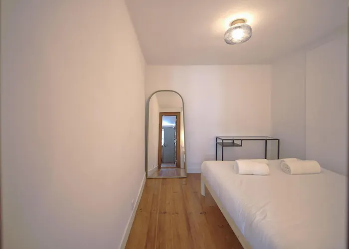 Alfama Historical Ii By Homing Lisboa